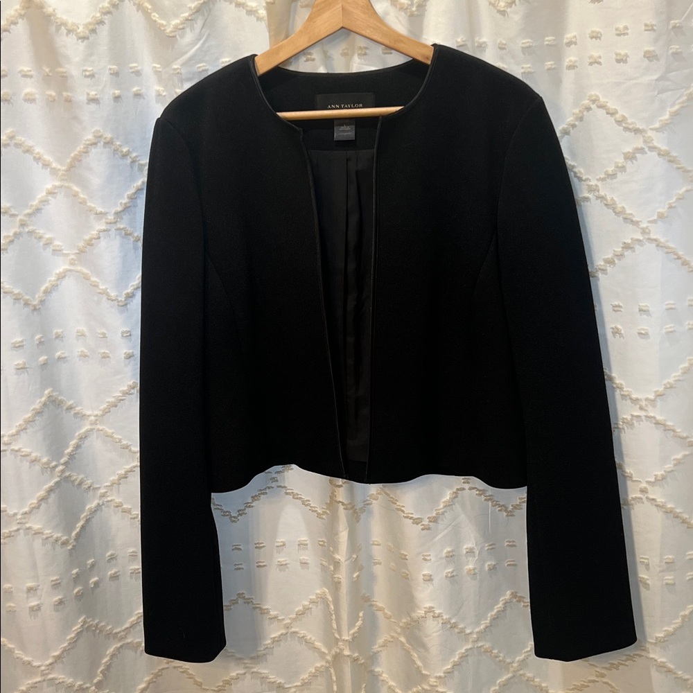 Ann Taylor Women's Cropped Black Blazer